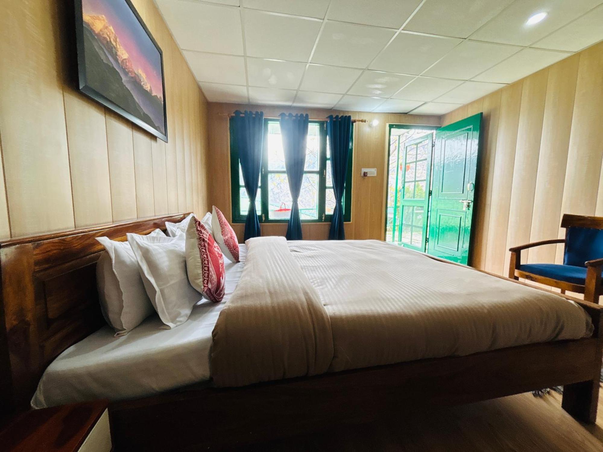 Himalayan High, Auli, By Himalayan Eco Lodges โจชิมัธ ภายนอก รูปภาพ