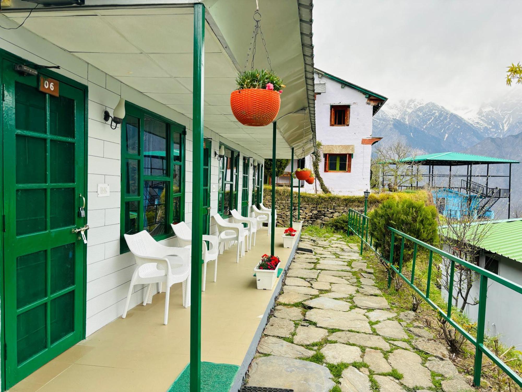 Himalayan High, Auli, By Himalayan Eco Lodges โจชิมัธ ภายนอก รูปภาพ