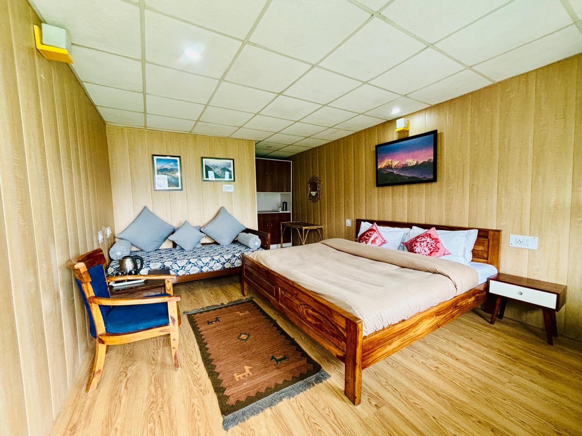 Himalayan High, Auli, By Himalayan Eco Lodges โจชิมัธ ภายนอก รูปภาพ