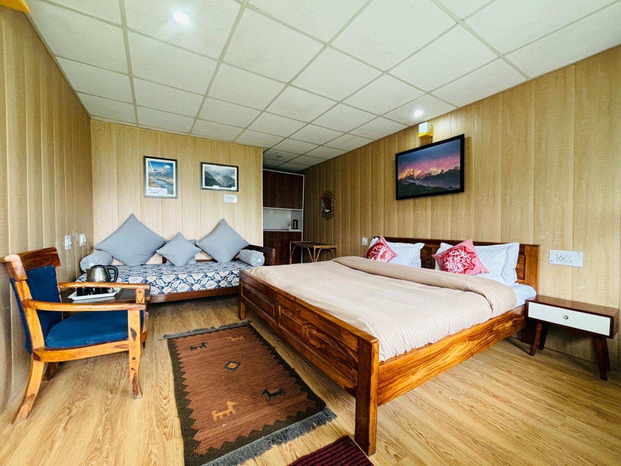 Himalayan High, Auli, By Himalayan Eco Lodges โจชิมัธ ภายนอก รูปภาพ